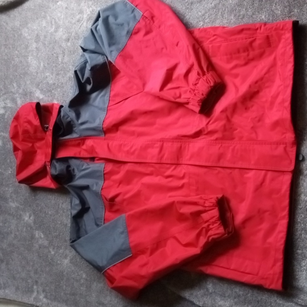 Marlboro heavy red and gray jacket